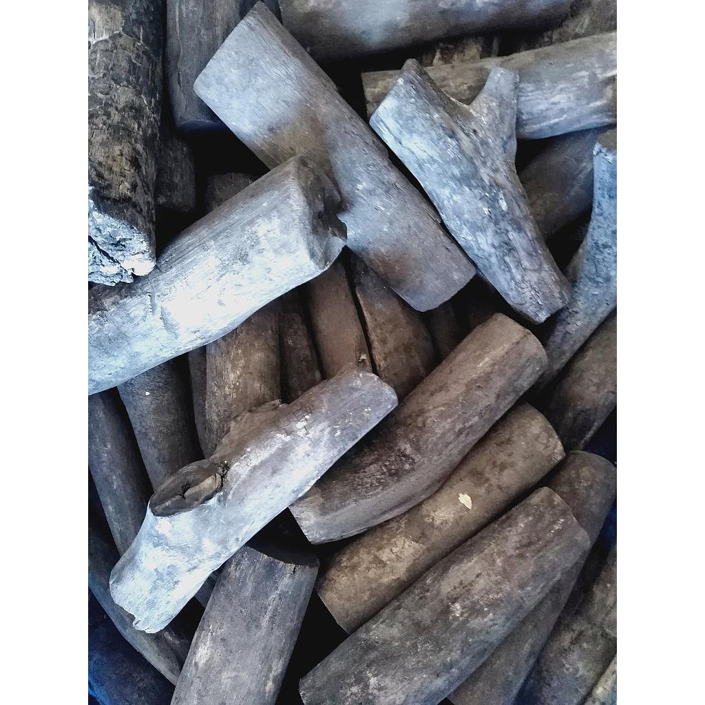 Bâtons de charbon binchotan - Laos/Vietnam